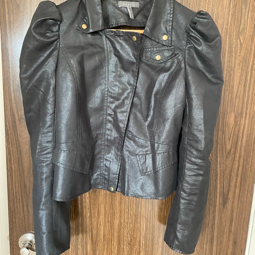 Jacket with the back out